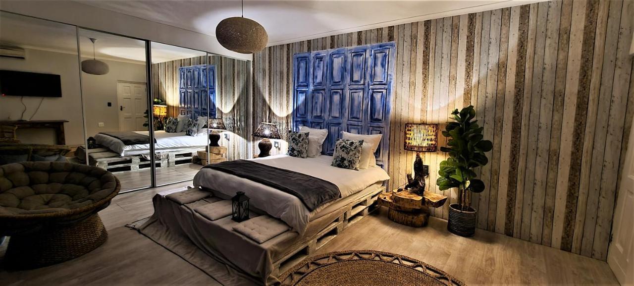 African Vibes Camps Bay Cape Town Bagian luar foto